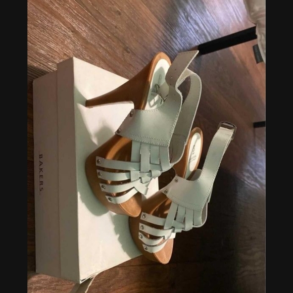 Brand New Bakers Sandals Venice Heels White Size 7 - Picture 5 of 7